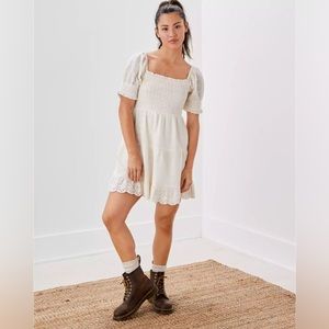 XL Tall EUC American Eagle Picnic Pretty Puff Sleeve Dress